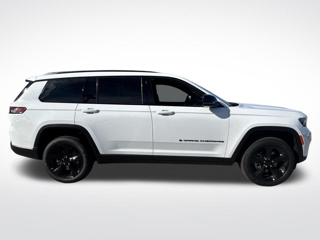 new 2025 Jeep Grand Cherokee L car, priced at $42,074