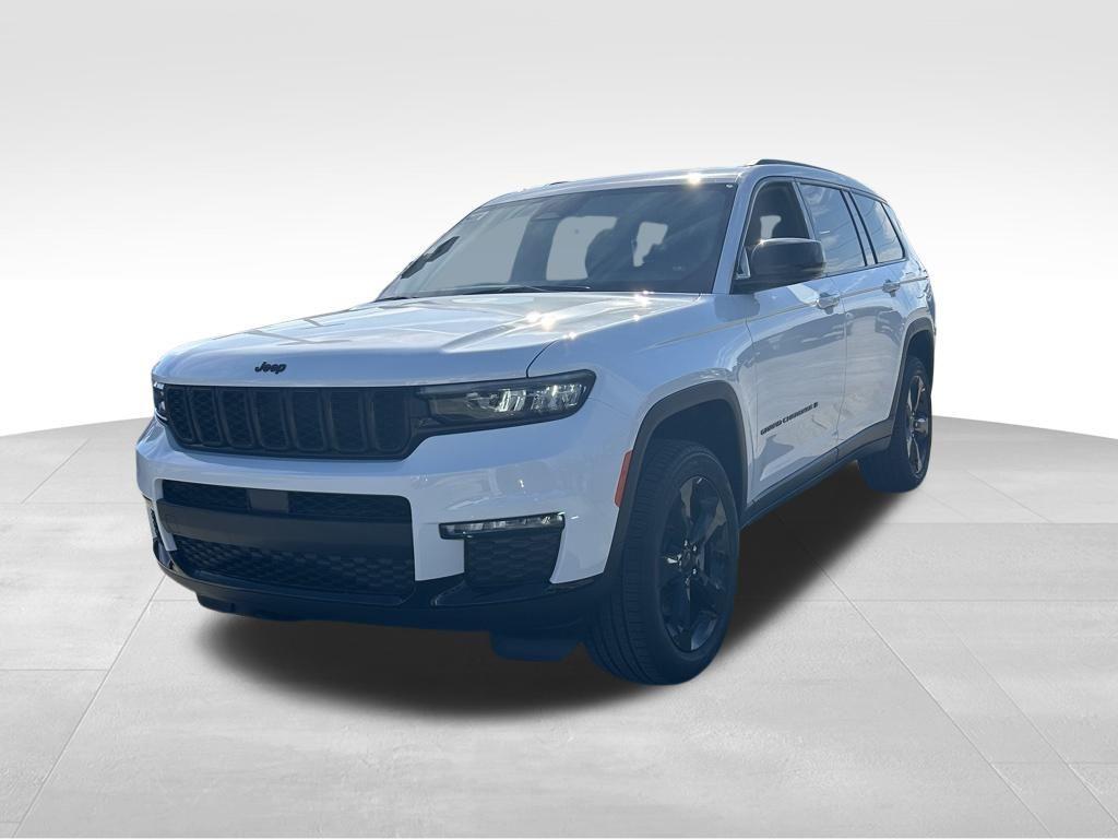 new 2025 Jeep Grand Cherokee L car, priced at $39,574