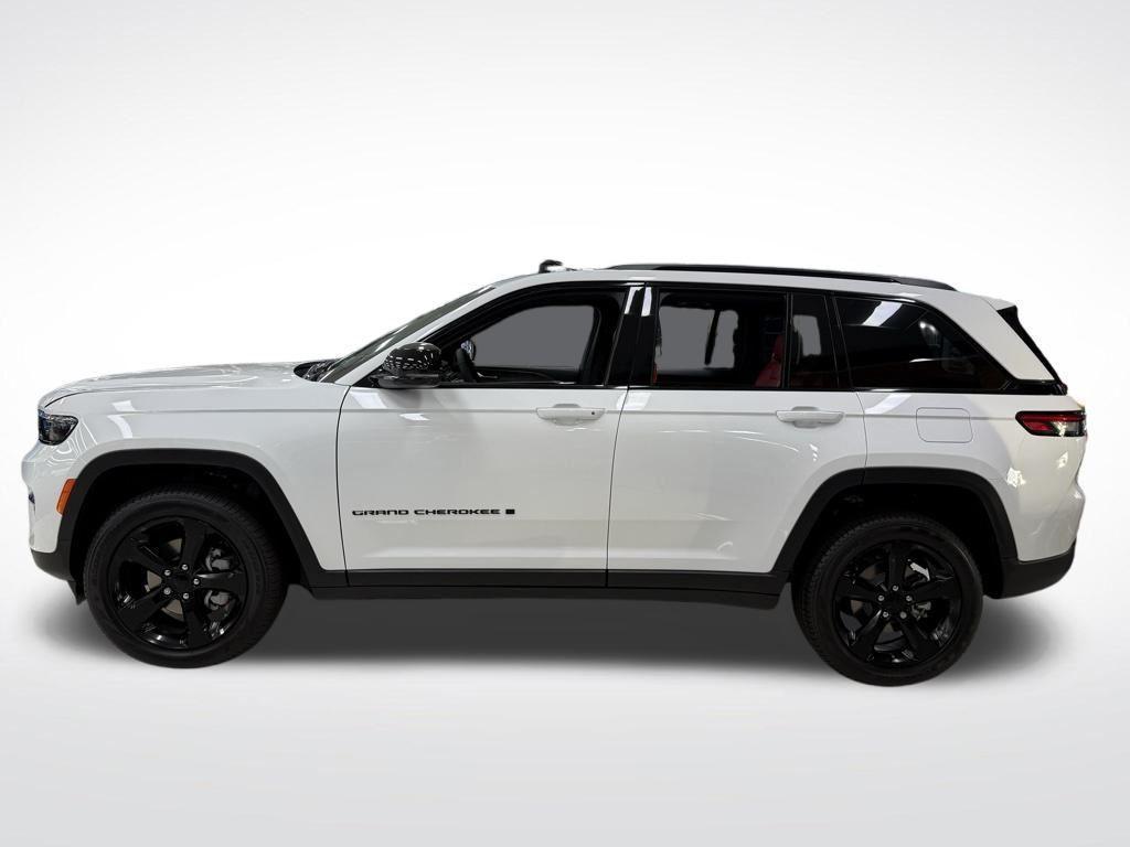 new 2025 Jeep Grand Cherokee car, priced at $42,490