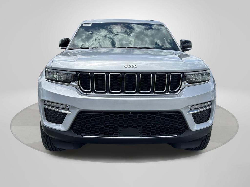 new 2025 Jeep Grand Cherokee car, priced at $31,190