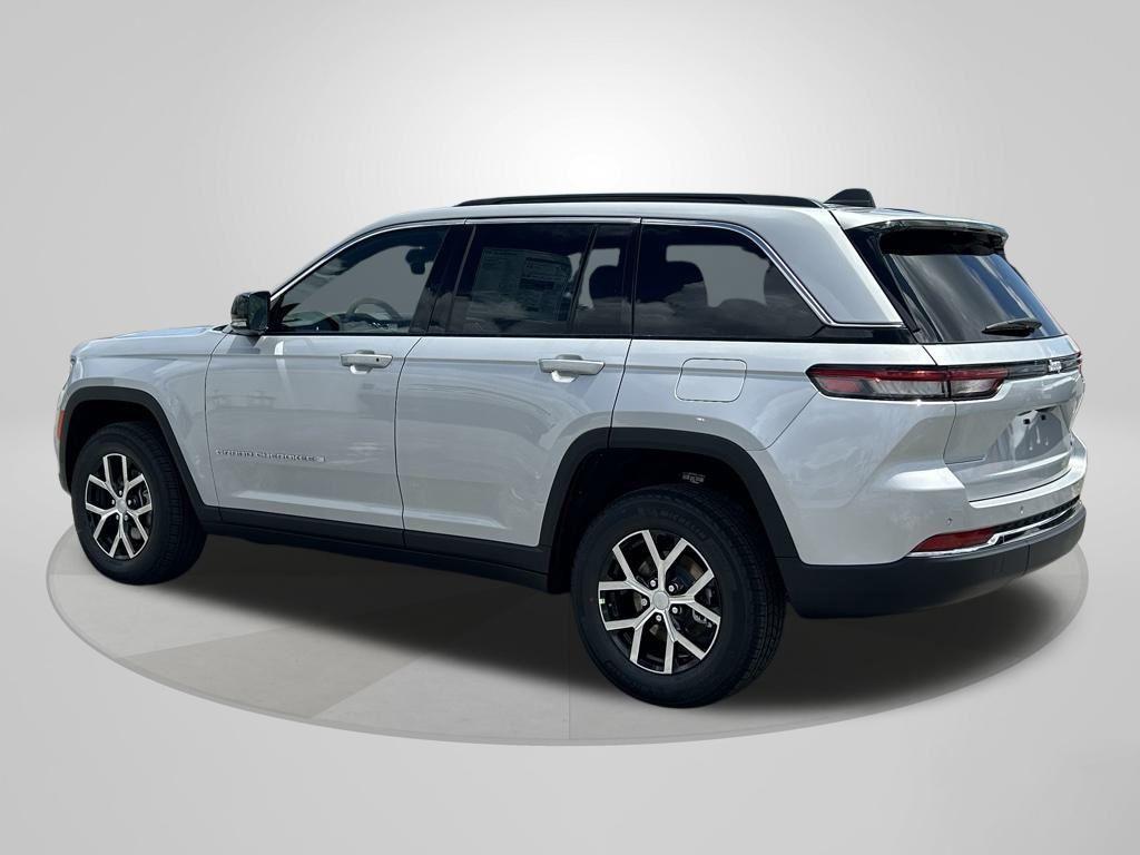 new 2025 Jeep Grand Cherokee car, priced at $31,190