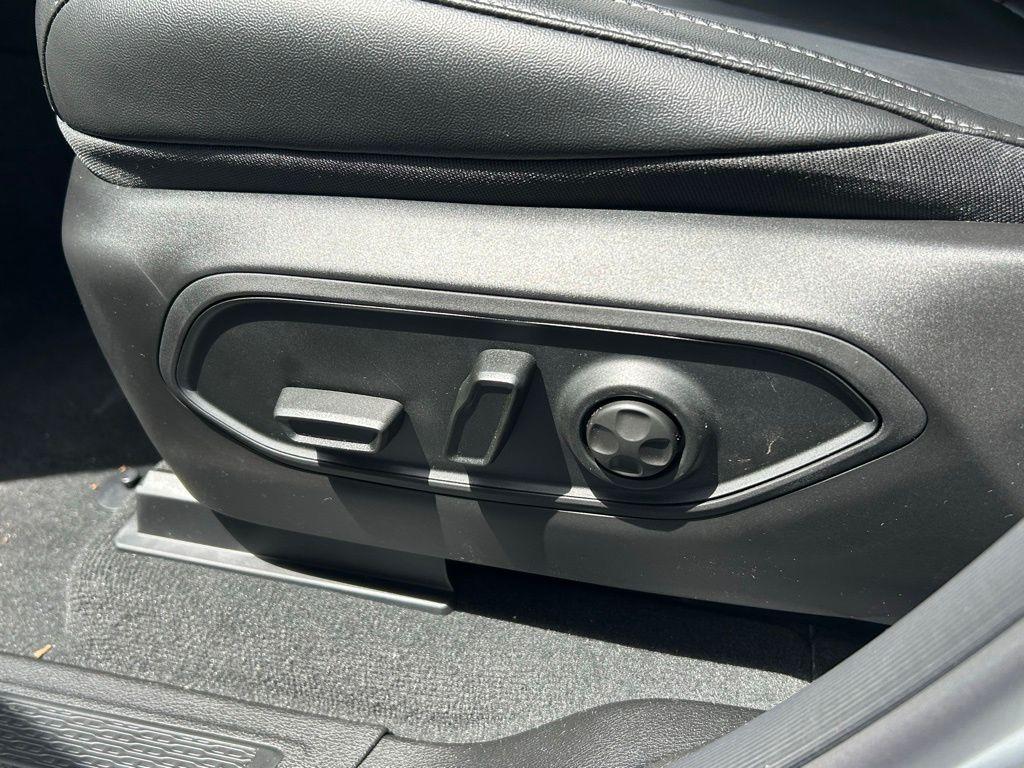 new 2025 Jeep Grand Cherokee car, priced at $31,190