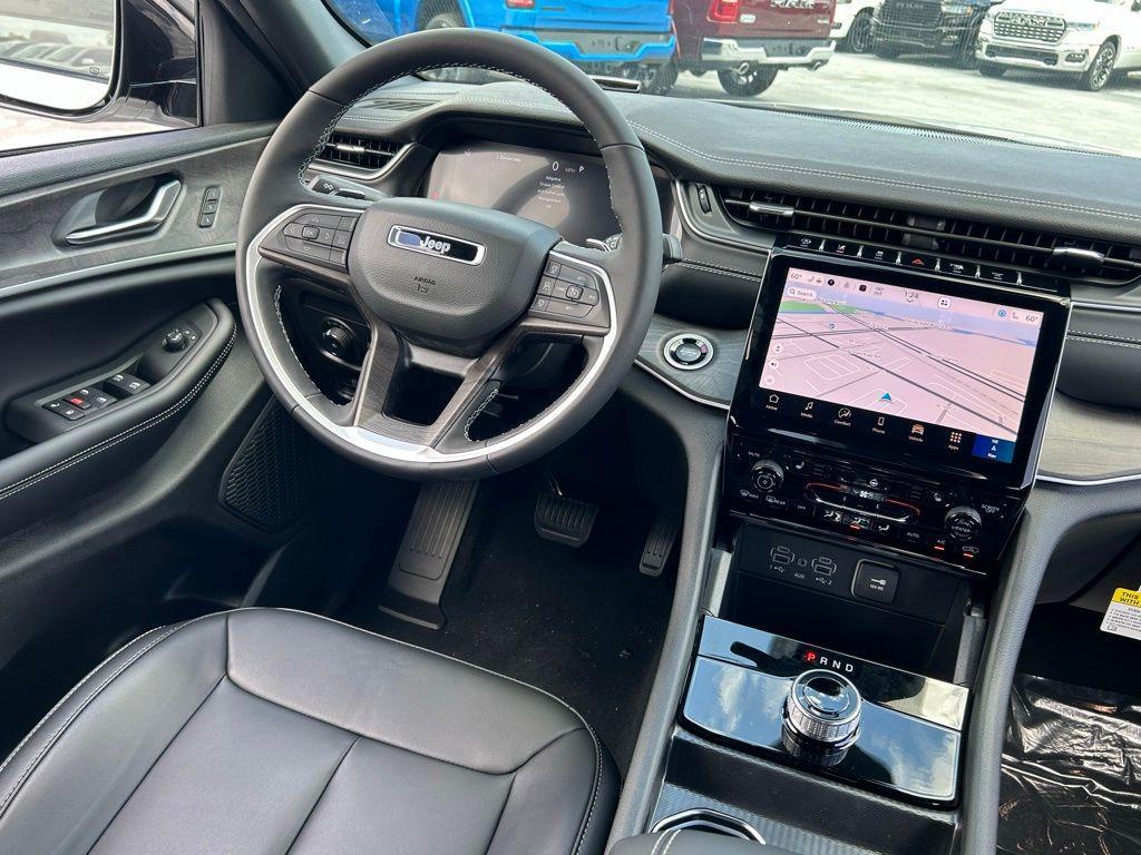 new 2025 Jeep Grand Cherokee car, priced at $31,190