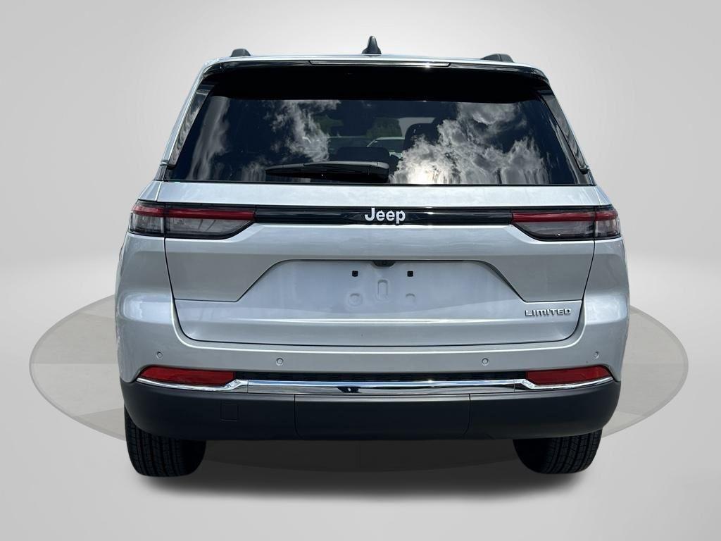 new 2025 Jeep Grand Cherokee car, priced at $31,190