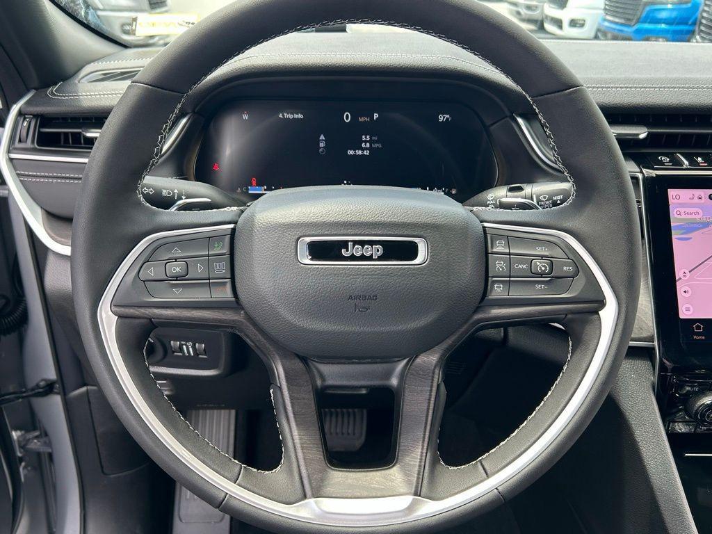 new 2025 Jeep Grand Cherokee car, priced at $31,190