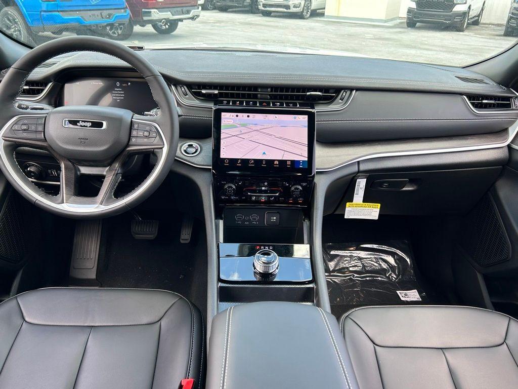 new 2025 Jeep Grand Cherokee car, priced at $31,190