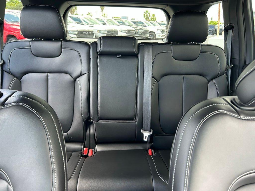 new 2025 Jeep Grand Cherokee car, priced at $31,190