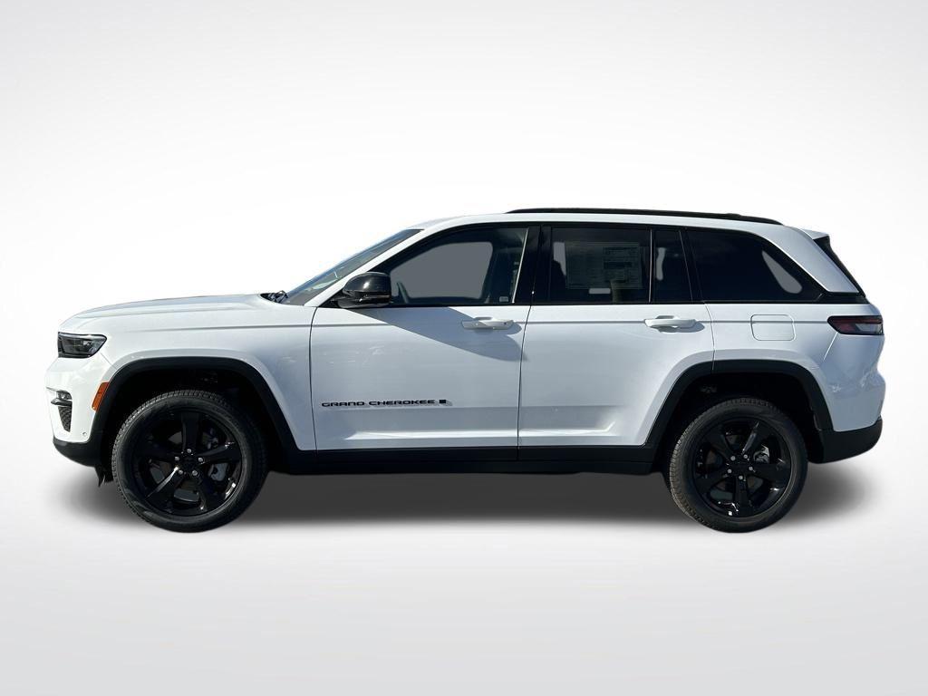 new 2025 Jeep Grand Cherokee car, priced at $43,982