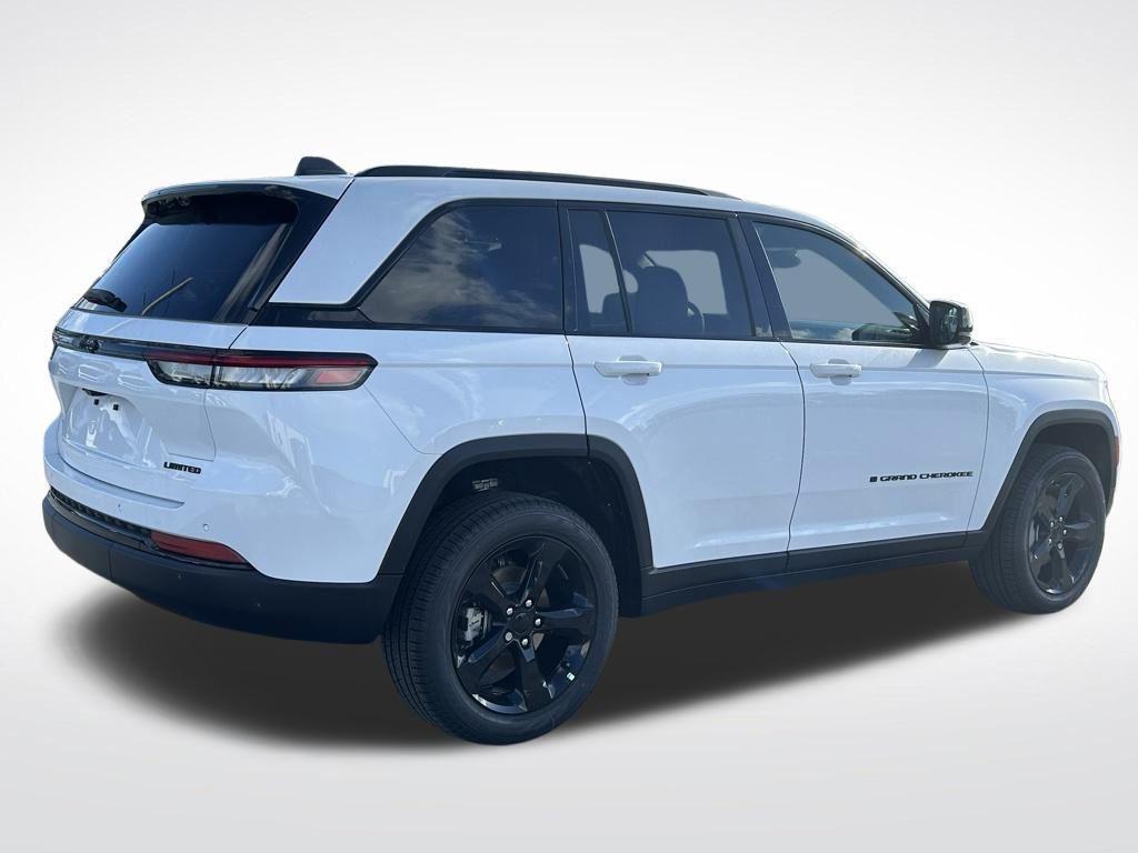 new 2025 Jeep Grand Cherokee car, priced at $43,982