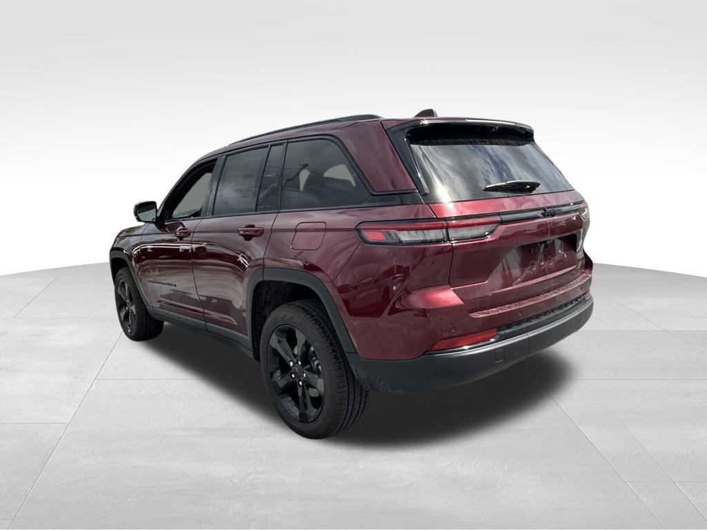 new 2025 Jeep Grand Cherokee car, priced at $44,500