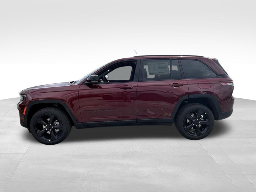 new 2025 Jeep Grand Cherokee car, priced at $44,500
