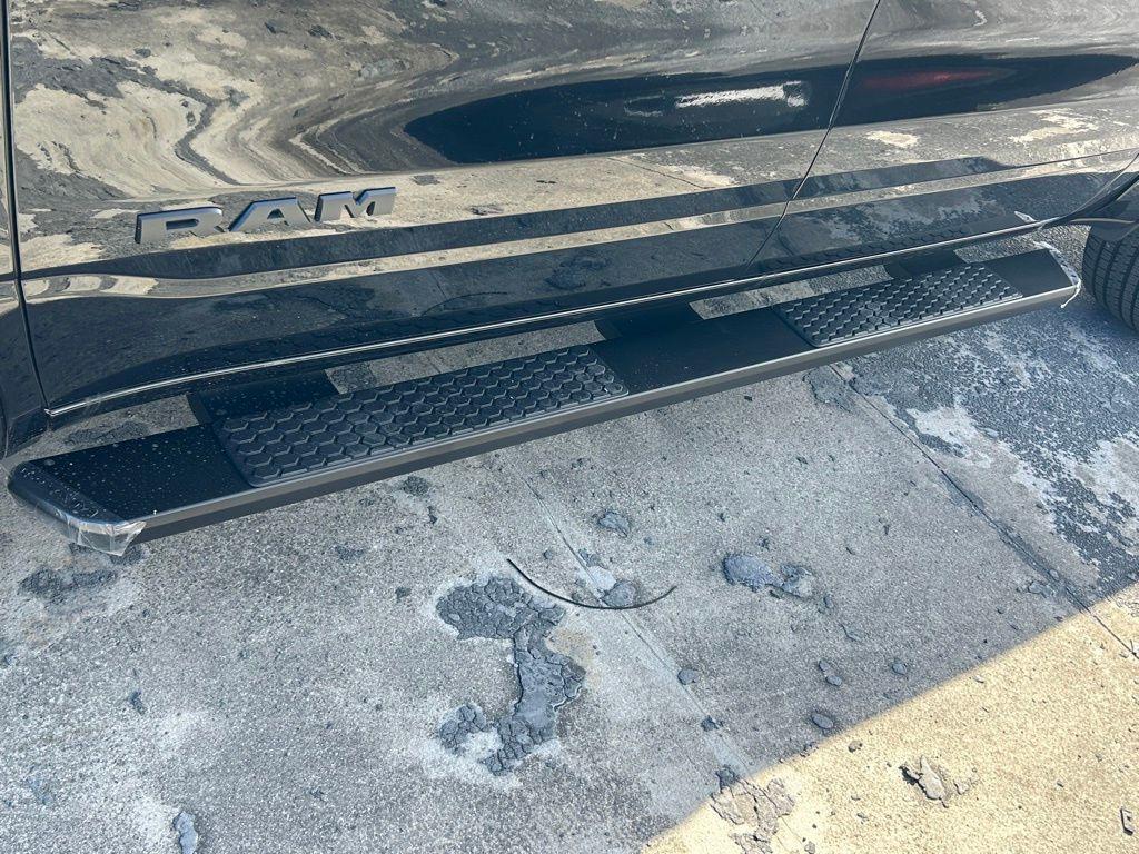 new 2025 Ram 1500 car, priced at $50,952