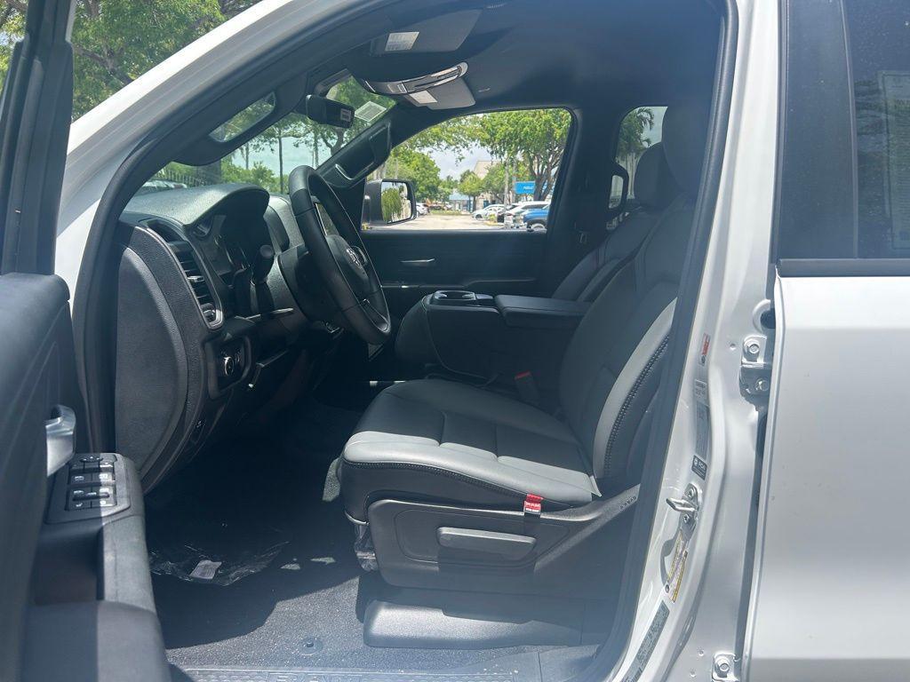 new 2025 Ram 1500 car, priced at $33,668