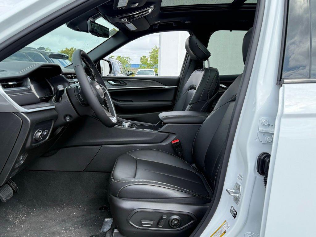 new 2025 Jeep Grand Cherokee L car, priced at $43,558