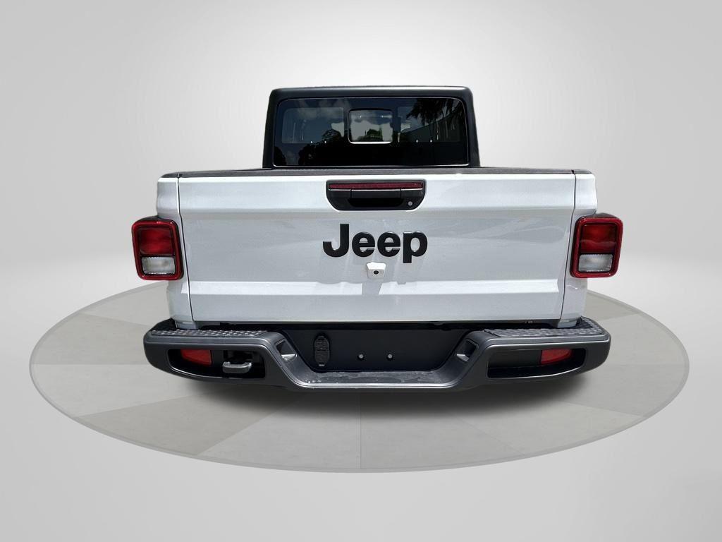 new 2025 Jeep Gladiator car, priced at $40,082