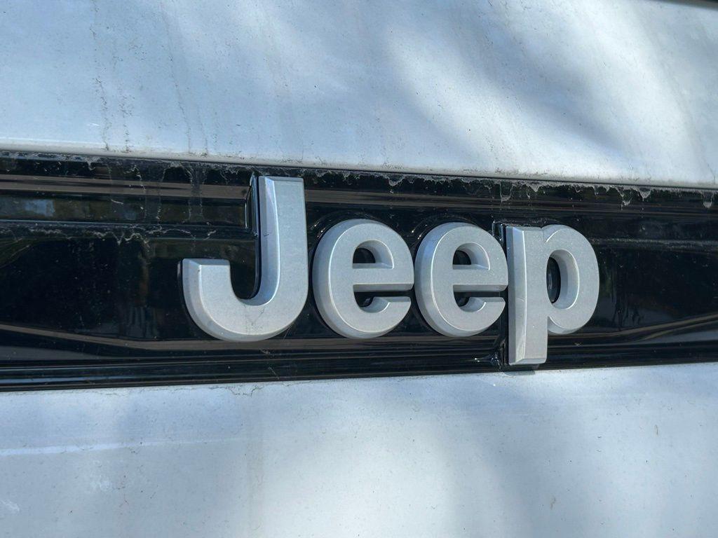 new 2025 Jeep Grand Cherokee car, priced at $31,825