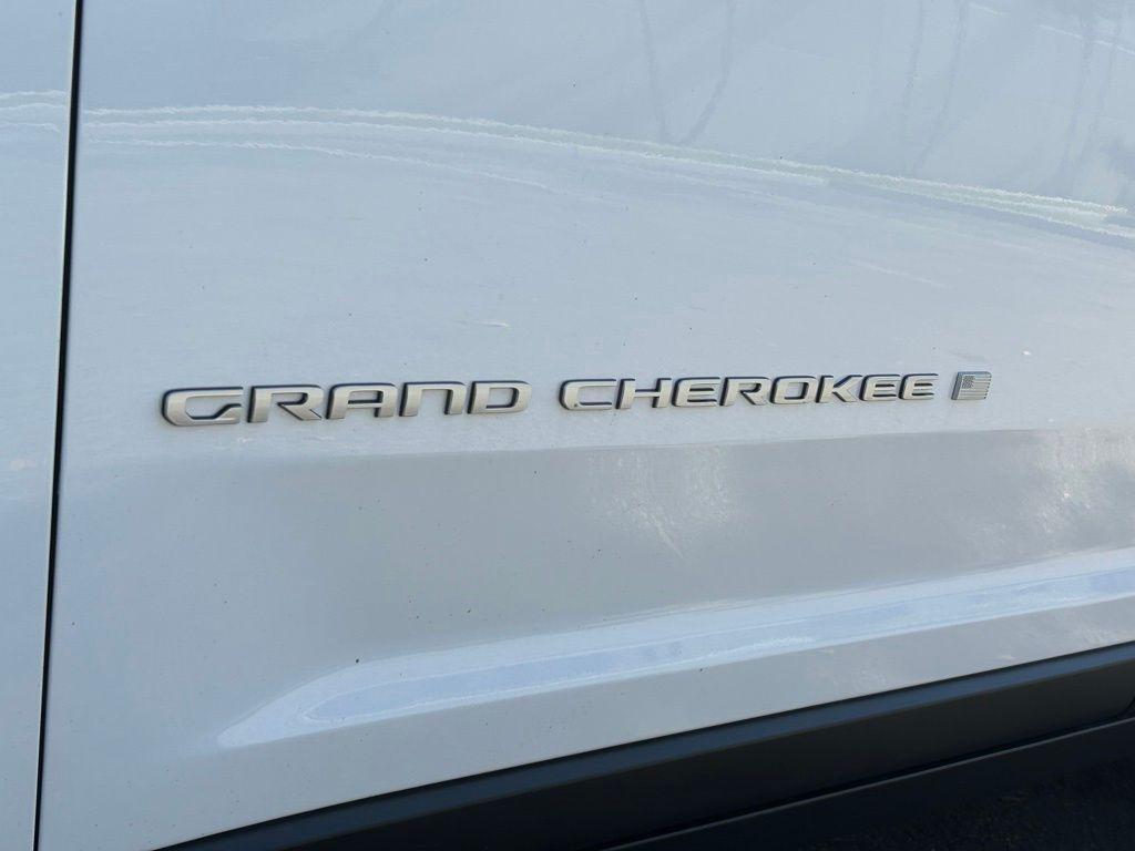 new 2025 Jeep Grand Cherokee car, priced at $31,825
