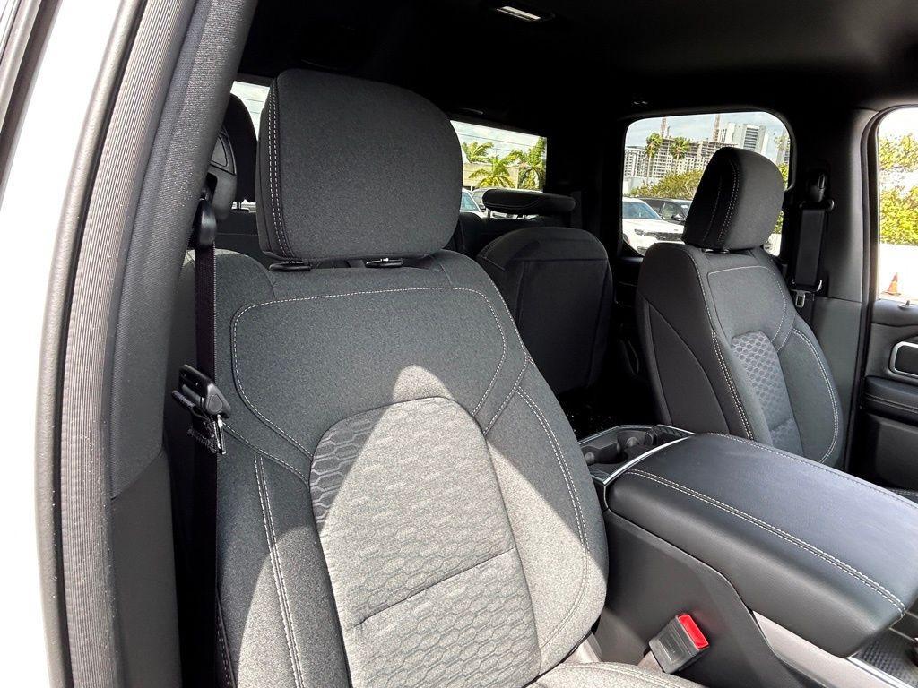 new 2025 Ram 1500 car, priced at $39,752