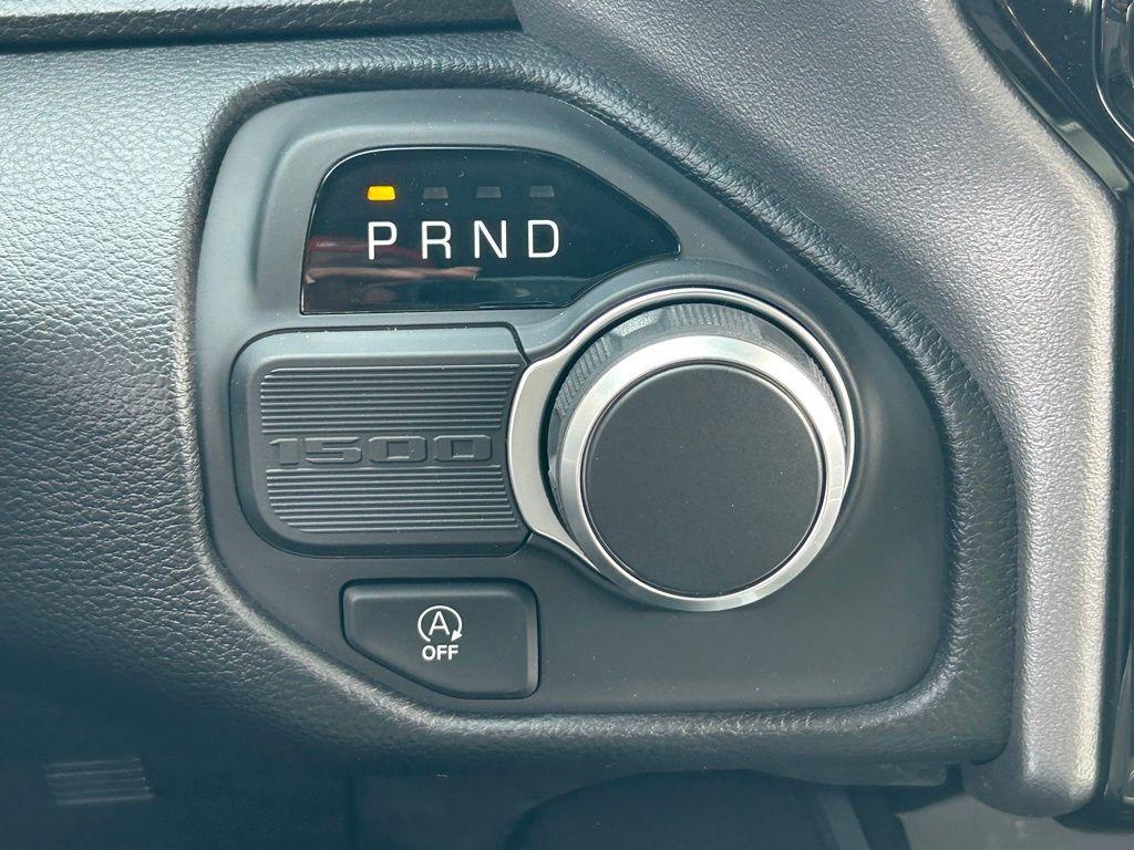 new 2025 Ram 1500 car, priced at $39,752