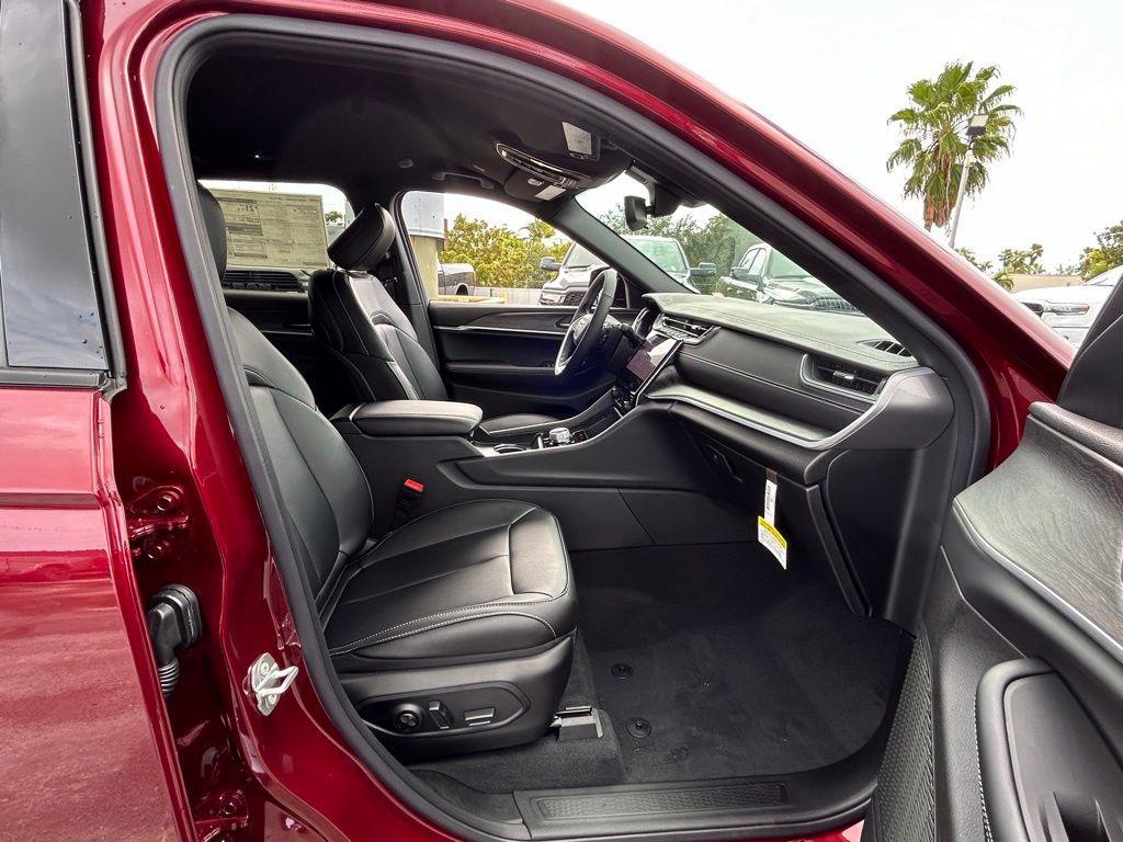 new 2025 Jeep Grand Cherokee L car, priced at $42,587