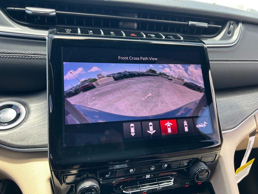 new 2025 Jeep Grand Cherokee car, priced at $47,200