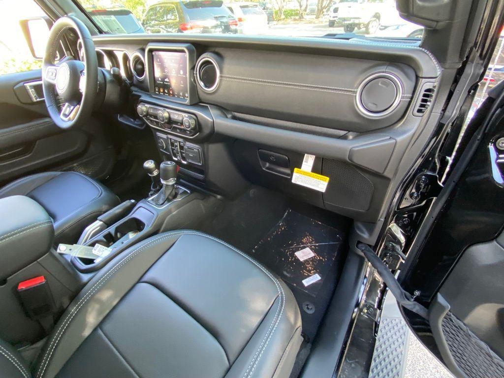 used 2022 Jeep Gladiator car, priced at $37,339