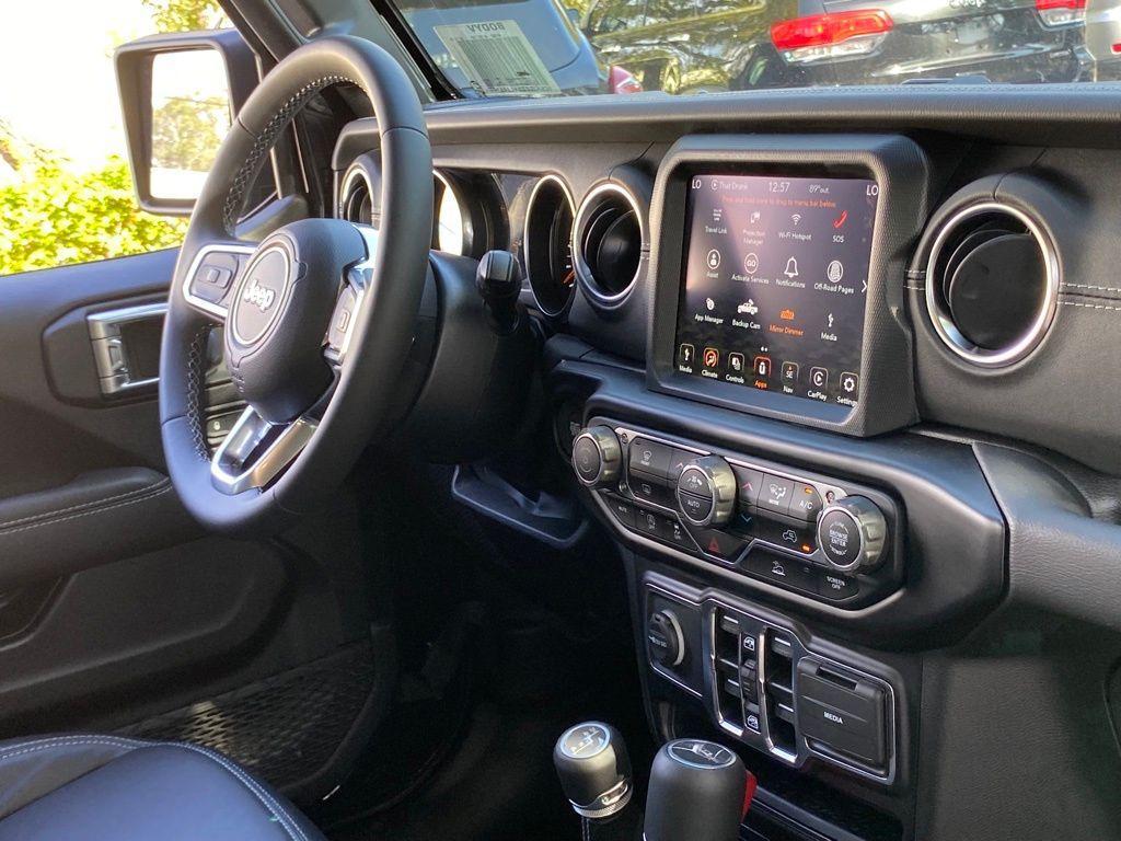 used 2022 Jeep Gladiator car, priced at $37,339