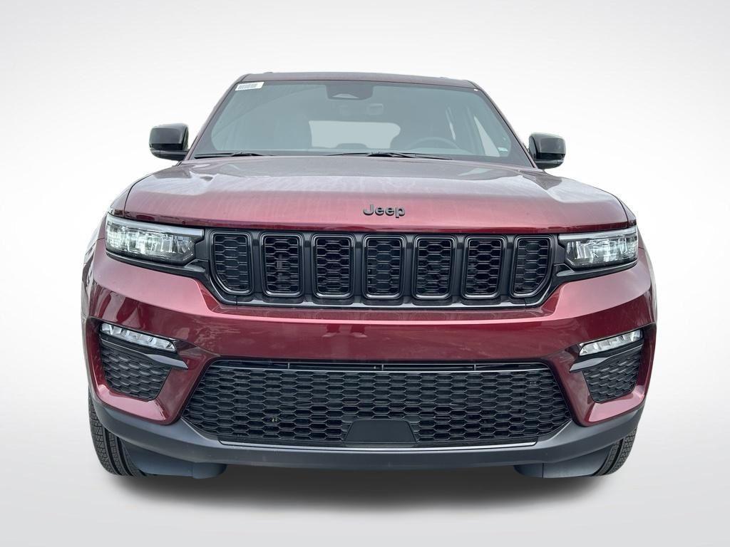 new 2025 Jeep Grand Cherokee car, priced at $42,014