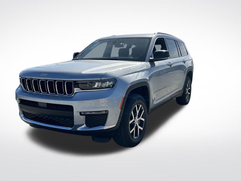 new 2024 Jeep Grand Cherokee L car, priced at $34,098