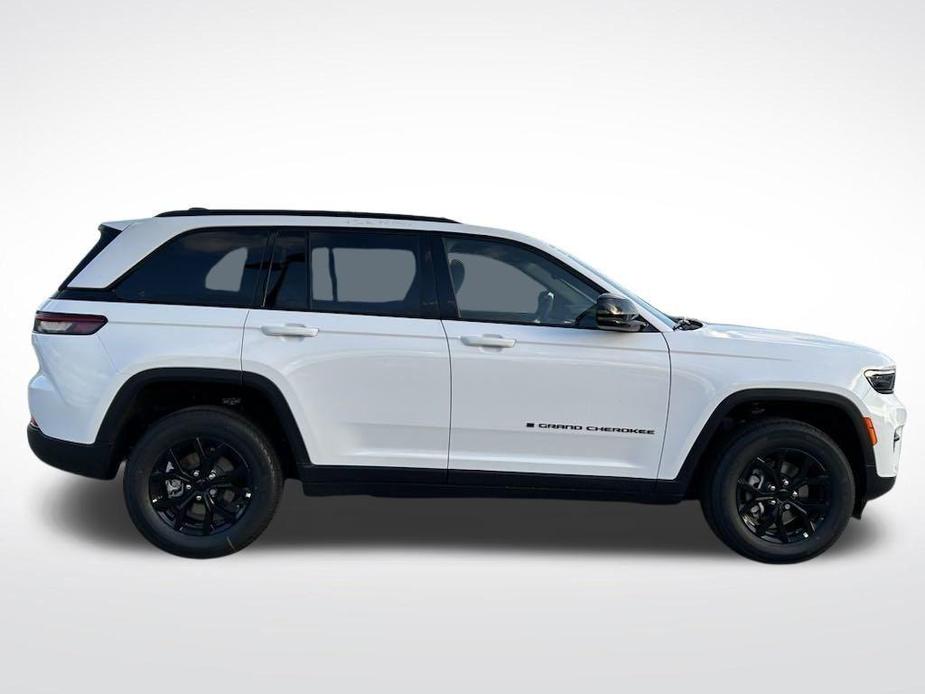 new 2024 Jeep Grand Cherokee car, priced at $35,148