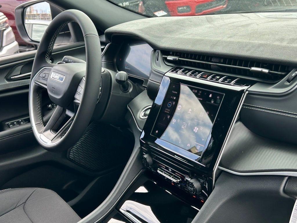 new 2025 Jeep Grand Cherokee car, priced at $32,187