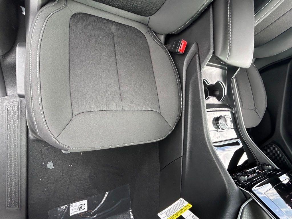 new 2025 Jeep Grand Cherokee car, priced at $32,187