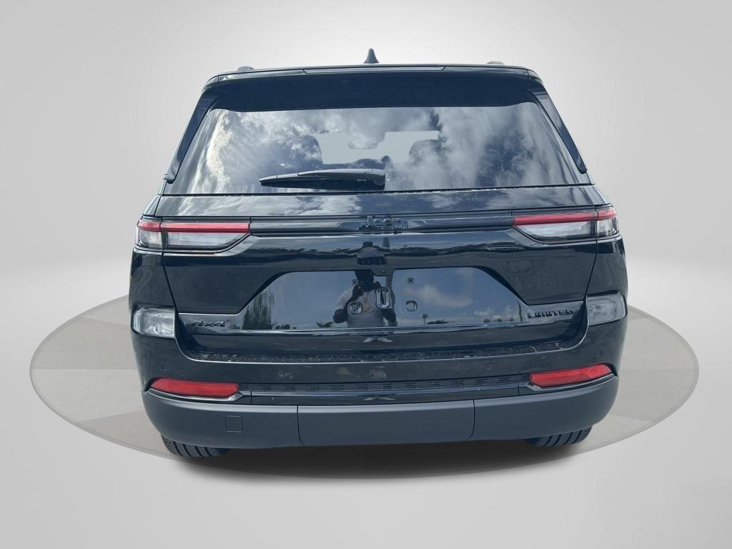 new 2025 Jeep Grand Cherokee car, priced at $39,178