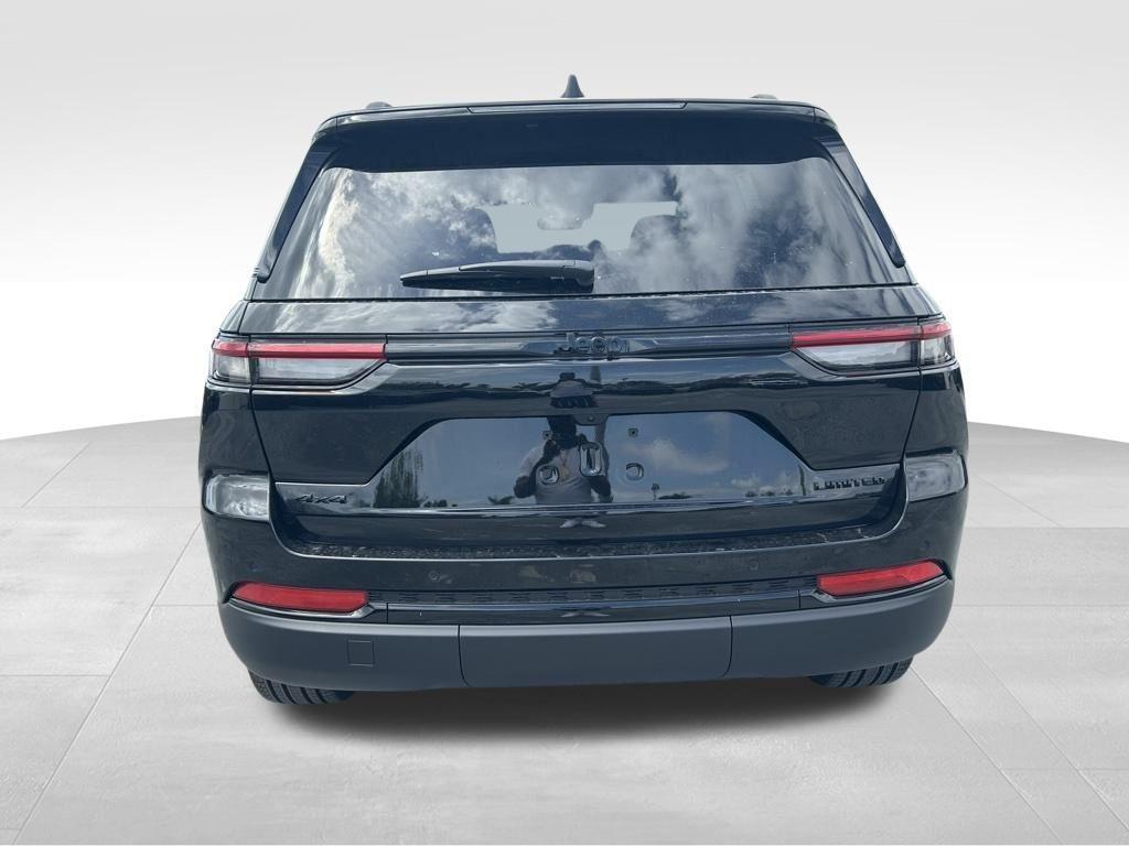 new 2025 Jeep Grand Cherokee car, priced at $39,456