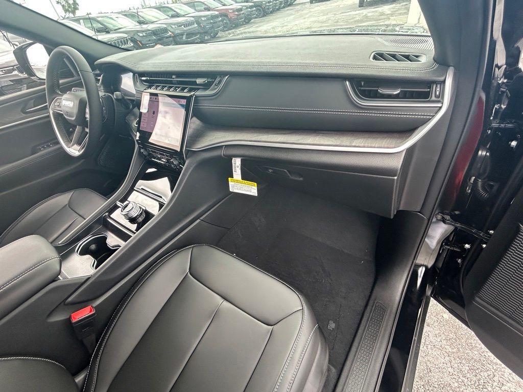 new 2025 Jeep Grand Cherokee car, priced at $39,456