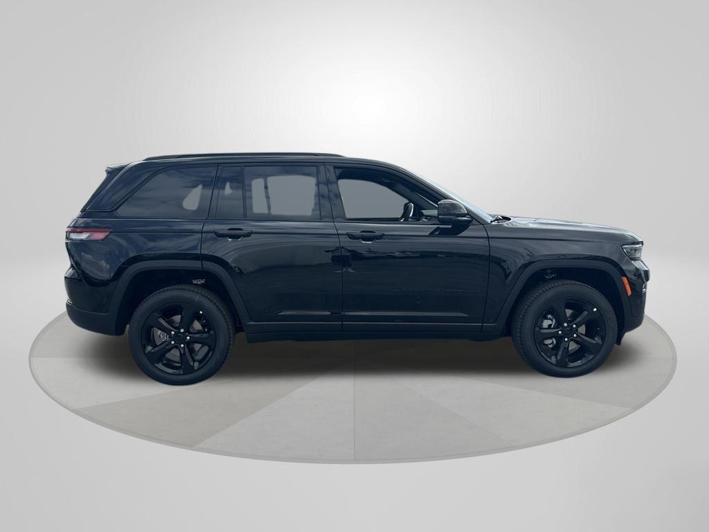 new 2025 Jeep Grand Cherokee car, priced at $39,178