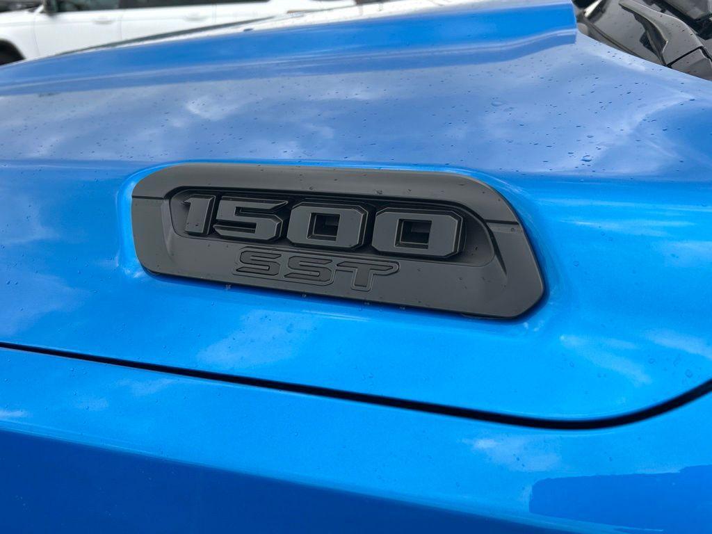 new 2025 Ram 1500 car, priced at $44,283
