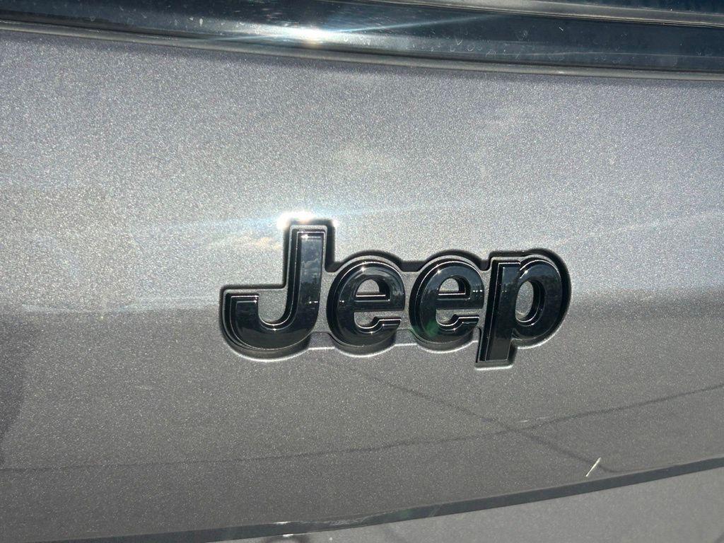 new 2025 Jeep Grand Cherokee L car, priced at $39,601