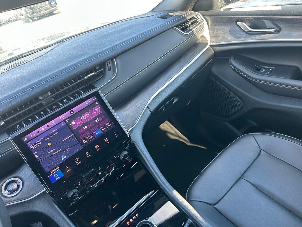 new 2025 Jeep Grand Cherokee L car, priced at $39,601