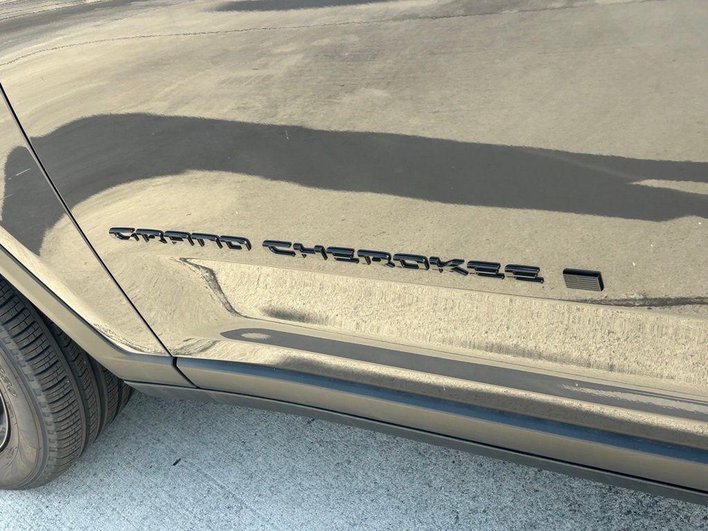 new 2025 Jeep Grand Cherokee L car, priced at $39,601