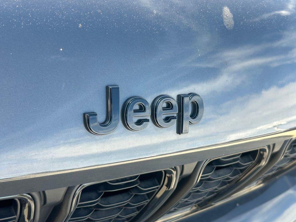 new 2025 Jeep Grand Cherokee L car, priced at $39,601