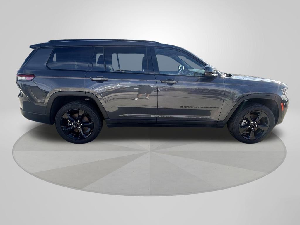 new 2025 Jeep Grand Cherokee L car, priced at $39,601