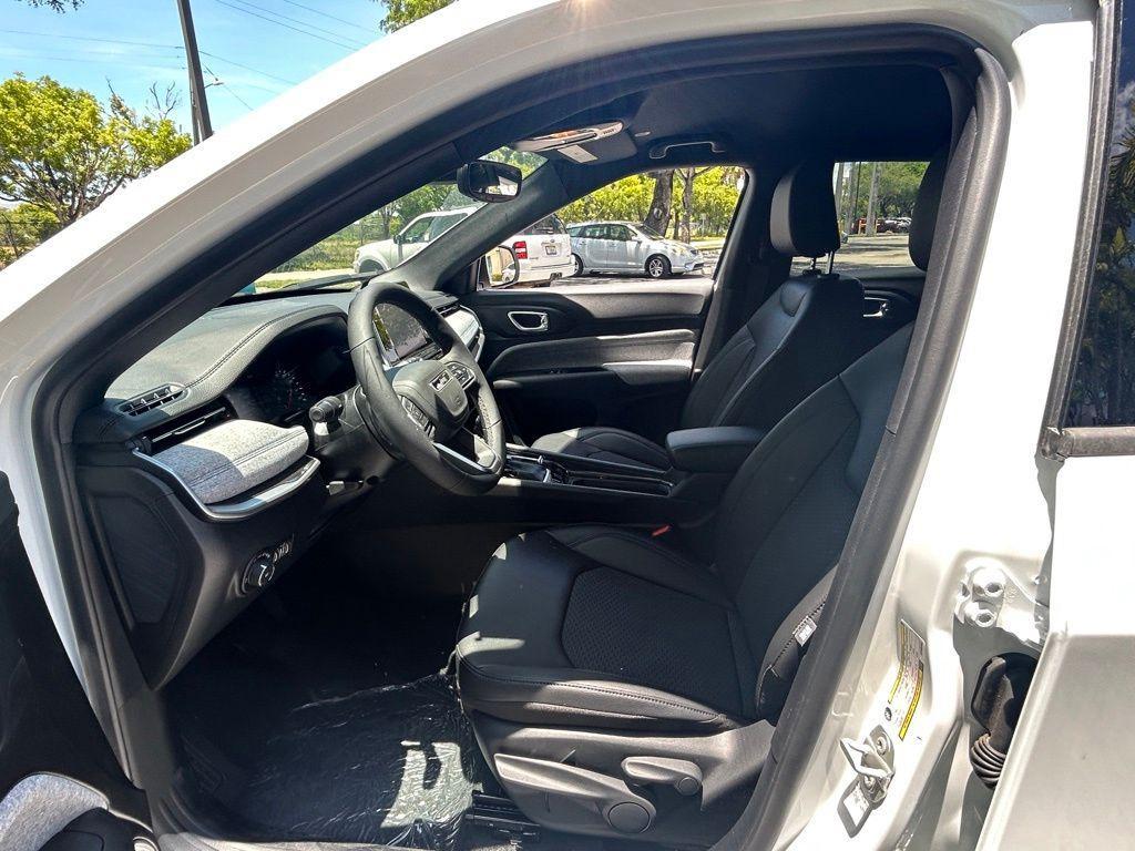 new 2025 Jeep Compass car, priced at $23,572
