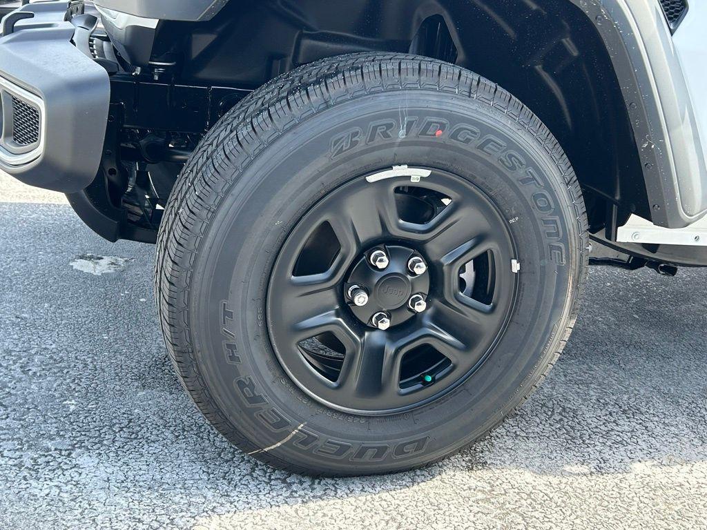 new 2025 Jeep Gladiator car, priced at $40,082