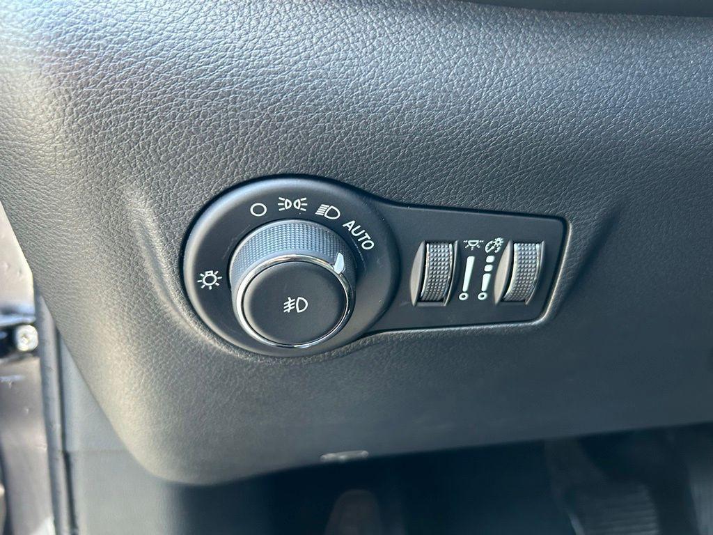 used 2024 Jeep Compass car, priced at $23,435