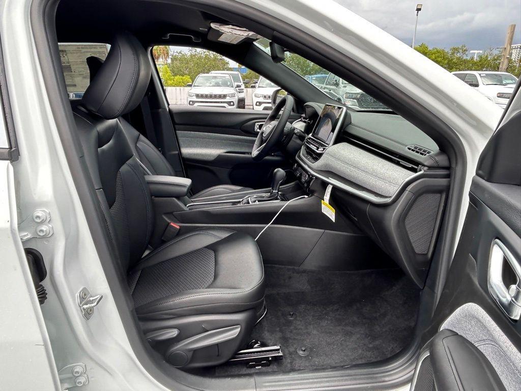 new 2025 Jeep Compass car, priced at $23,572
