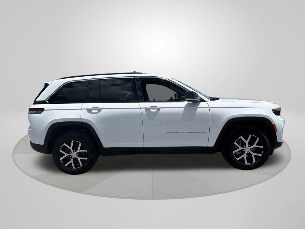 new 2025 Jeep Grand Cherokee car, priced at $36,937