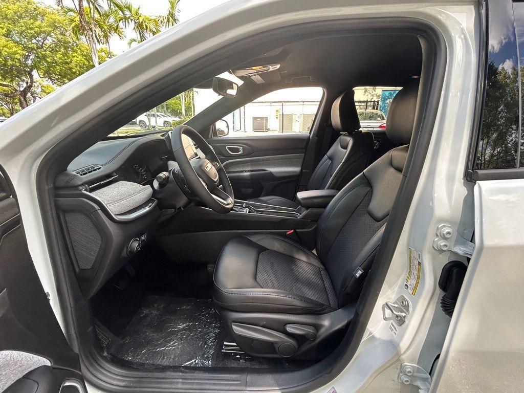 new 2025 Jeep Compass car, priced at $23,572