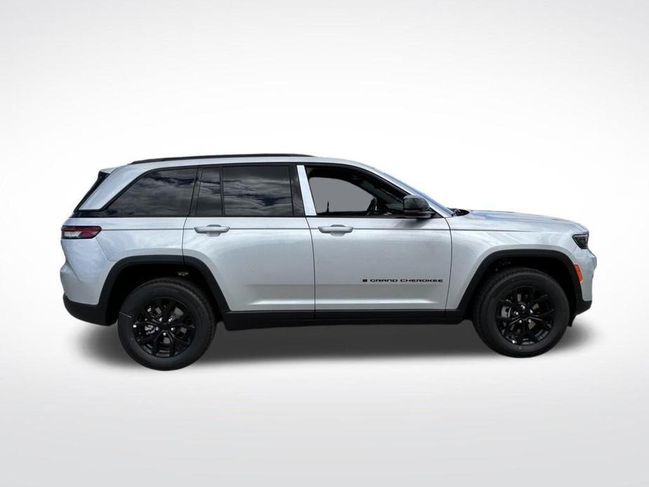 new 2024 Jeep Grand Cherokee car, priced at $35,684