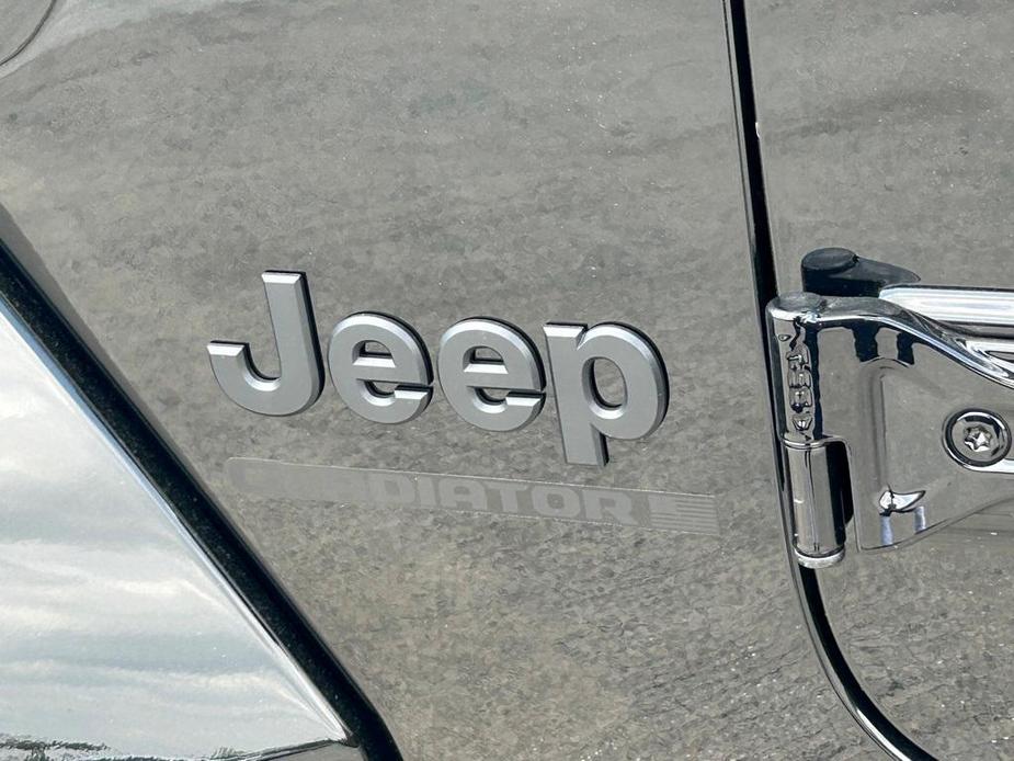 new 2024 Jeep Gladiator car, priced at $40,176